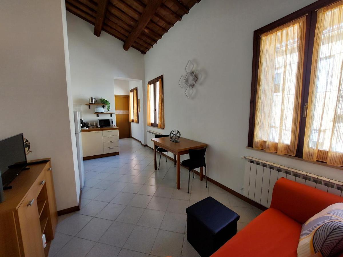 Appartamento In Centro Free Wi-Fi, Self Check-In Forli Exterior photo